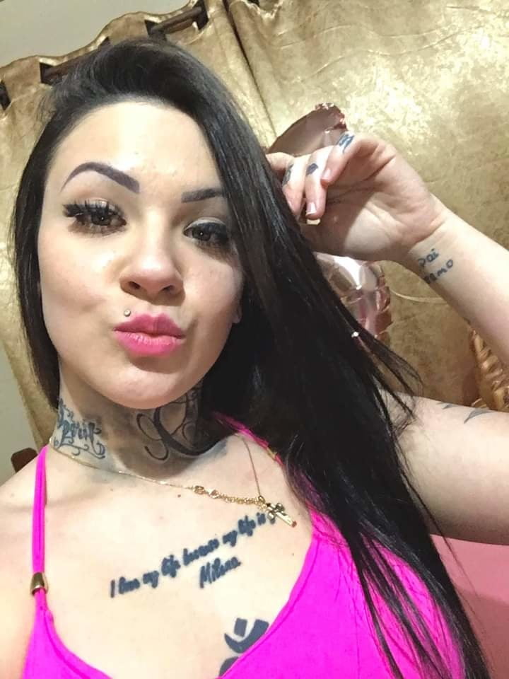 brunnet tattooo rabuda sexy